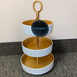 Three-tier organizer